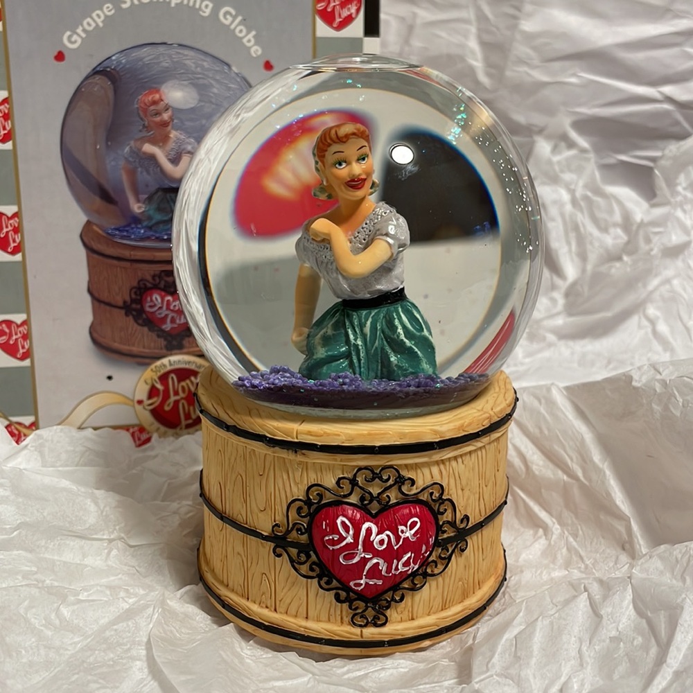 New I ❤️ Lucy Globe